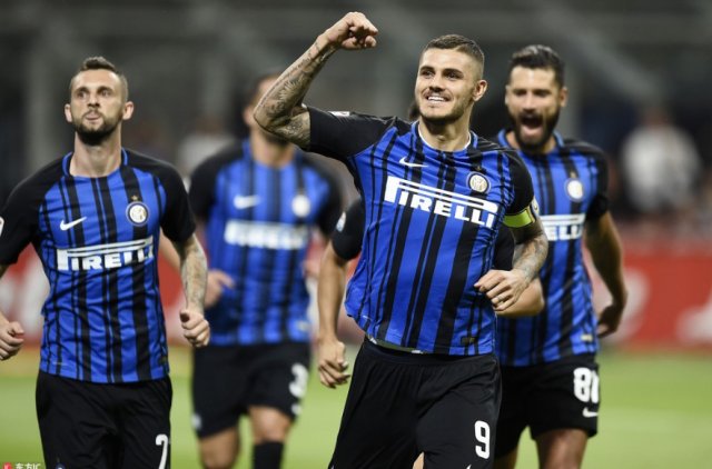 但也迫使球 但也迫使球